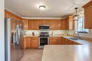 31 Parkwood Ave, Waterbury, CT 06708 - Photo 4