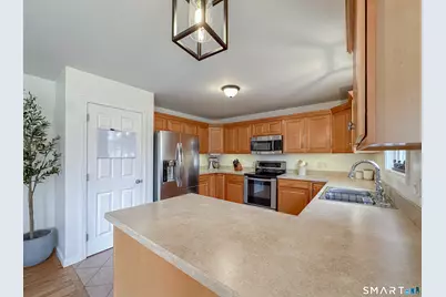 31 Parkwood Avenue, Waterbury, CT 06708 - Photo 6