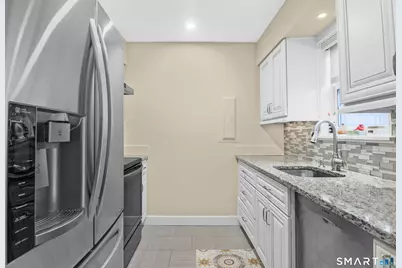 14-1/2 Fairview Avenue #B3, Norwalk, CT 06850 - Photo 10