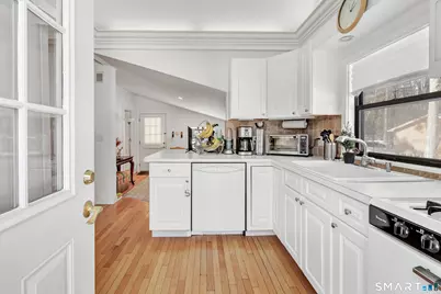 70 Cranbury Road, Norwalk, CT 06851 - Photo 8