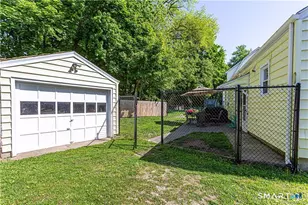 136 Center St, Stamford, CT 06906 - Photo 10