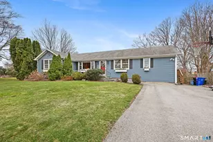 19 Lyncrest Dr, Norwalk, CT 06851 - Photo 2