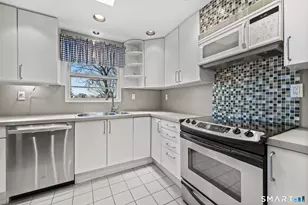 19 Lyncrest Dr, Norwalk, CT 06851 - Photo 24