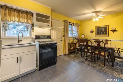 130 Holroyd Street, Bridgeport, CT 06606 - Photo 10