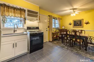 130 Holroyd St, Bridgeport, CT 06606 - Photo 10