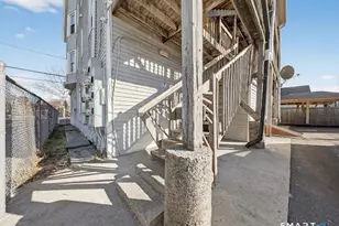 1389 Pembroke St, Bridgeport, CT 06608 - Photo 22