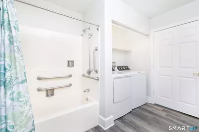 19 Edgewood Street, Hartford, CT 06112 - Photo 16