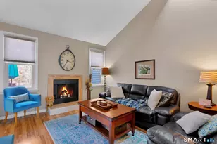 62 Schoolhouse Crossing, Wethersfield, CT 06109 - Photo 4