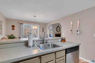 62 Schoolhouse Crossing #62, Wethersfield, CT 06109 - Photo 8