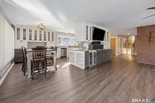 25 Morningside Dr, Ansonia, CT 06401 - Photo 8