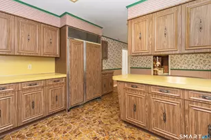 319 Maybrook Rd, Waterbury, CT 06708 - Photo 8