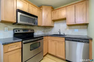 637 Cove Rd, Stamford, CT 06902 - Photo 2