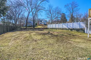 33 Trelane Dr, Bridgeport, CT 06606 - Photo 18