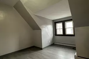 402-404 Sigourney St, Hartford, CT 06112 - Photo 4