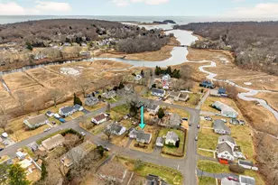 6 Slocum Dr, East Lyme, CT 06357 - Photo 2