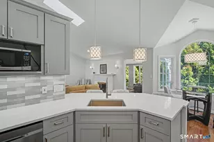 555 Mohave Cir, Shelton, CT 06484 - Photo 16