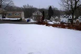 51 Scott St, Norwich, CT 06360 - Photo 1