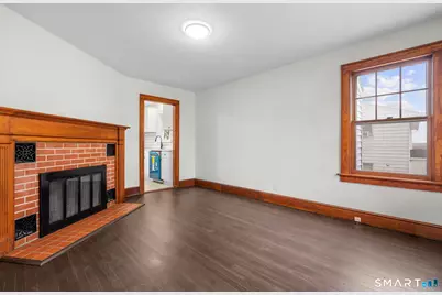 37 Byrneside Avenue, Waterbury, CT 06704 - Photo 8
