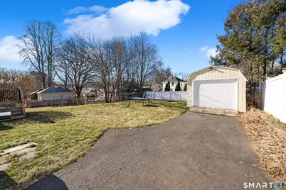 28 Woodmere Road, West Hartford, CT 06119 - Photo 8