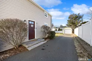 28 Woodmere Rd, West Hartford, CT 06119 - Photo 4