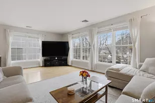 74 Perry St, Putnam, CT 06260 - Photo 6