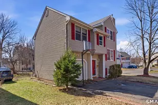 17 Cinnamon Cir, West Hartford, CT 06110 - Photo 2