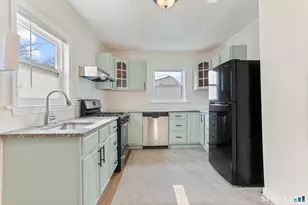 209 Trumbull Ave, Bridgeport, CT 06606 - Photo 8