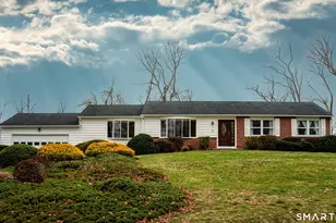 17 Arrowhead Ln, Branford, CT 06405 - Photo 1