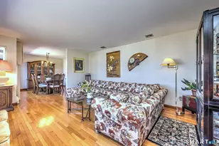 17 Arrowhead Ln, Branford, CT 06405 - Photo 4