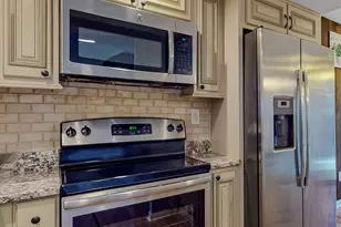 54 Clubhouse Dr, Woodbury, CT 06798 - Photo 2