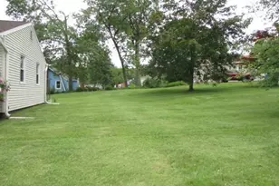 48 Collier Cir, Hamden, CT 06518 - Photo 4