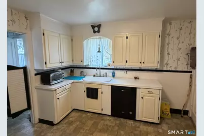 111 Franklin Avenue, Stratford, CT 06614 - Photo 10