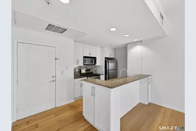 400 Bank Street #104, New London, CT 06320 - Photo 4