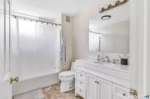 422 W River Rd, Orange, CT 06477 - Photo 26