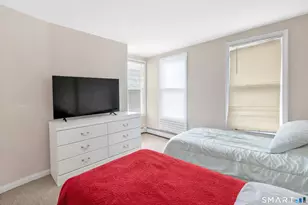 422 W River Rd, Orange, CT 06477 - Photo 22