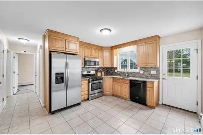 25 Woodlawn Avenue, Enfield, CT 06082 - Photo 14