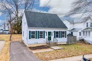 25 Woodlawn Ave, Enfield, CT 06082 - Photo 2