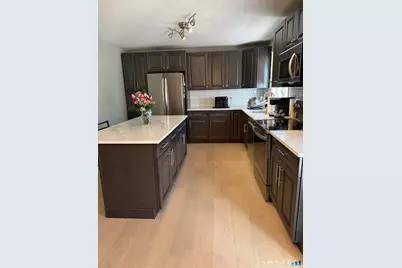 61 Victoria Court, Hamden, CT 06514 - Photo 8