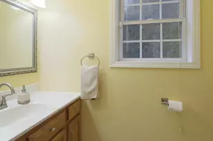 65 Benton St, Fairfield, CT 06825 - Photo 10