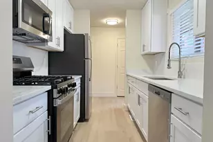 108 Montoya Dr, Branford, CT 06405 - Photo 2