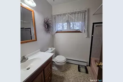 24 Coolidge Street, Windsor Locks, CT 06096 - Photo 20