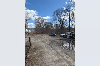 347-349 Kennedy Drive, Putnam, CT 06260 - Photo 14