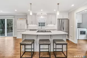 44 Morehouse Hwy, Fairfield, CT 06825 - Photo 10