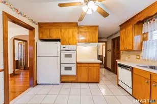 90 White Ave, West Hartford, CT 06119 - Photo 10