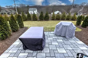 27 Heritage Ln, Woodbridge, CT 06525 - Photo 22