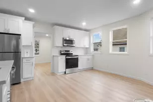 3 James St, Meriden, CT 06451 - Photo 2