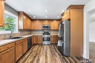 45 E Gate Rd, Danbury, CT 06811 - Photo 8