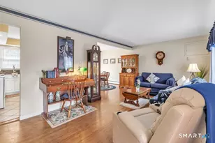 52 Robin Ln, Fairfield, CT 06824 - Photo 10