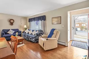 52 Robin Ln, Fairfield, CT 06824 - Photo 8