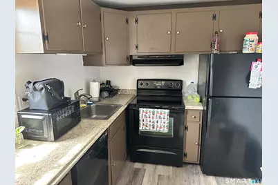 27 Brewster Road #D, Glastonbury, CT 06033 - Photo 4